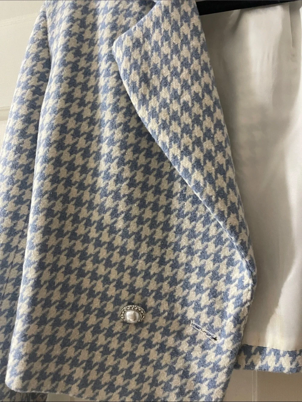 Cropped Houndstooth Blazer Jacket in Light Blue and White - Picture 4 of 6